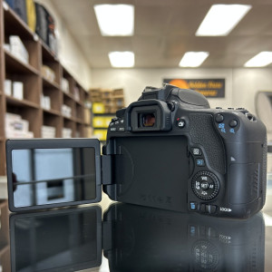 Pre-Owned Canon EOS Rebel T6s DSLR Camera