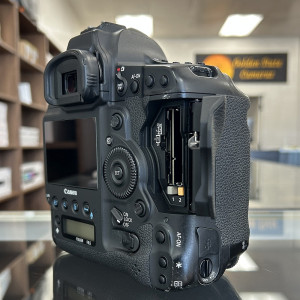 Pre-Owned Canon EOS-1D X Mark II DSLR Camera
