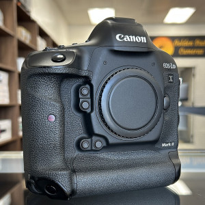 Pre-Owned Canon EOS-1D X Mark II DSLR Camera