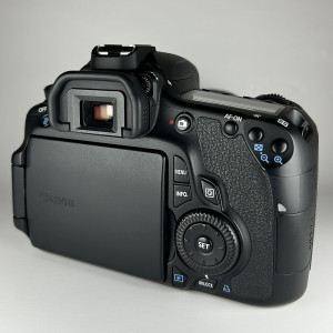 Pre-Owned Canon EOS 60D DSLR Camera with 18-135mm IS STM Lens