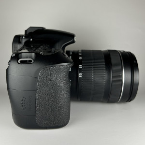 Pre-Owned Canon EOS 60D DSLR Camera with 18-135mm IS STM Lens