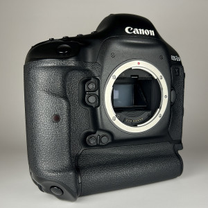 Pre-Owned Canon EOS-1D X DSLR Camera