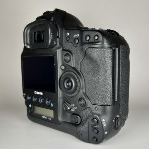 Pre-Owned Canon EOS-1D X DSLR Camera