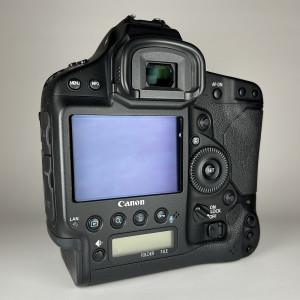 Pre-Owned Canon EOS-1D X DSLR Camera