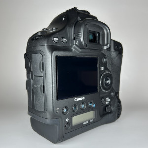 Pre-Owned Canon EOS-1D X DSLR Camera