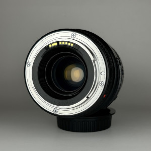 Pre-Owned Canon EF 100mm f/2.8 Macro USM Lens 38801251