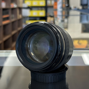 Pre-Owned Canon EF 85mm f/1.8 USM Lens