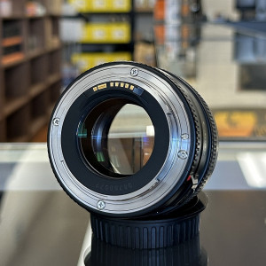 Pre-Owned Canon EF 85mm f/1.8 USM Lens
