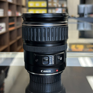 Pre-Owned Canon EF 28-135mm f/3.5-5.6 IS USM Lens