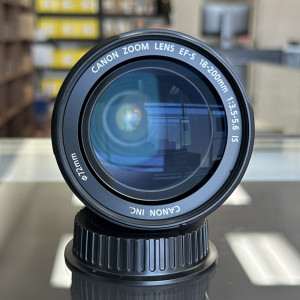 Pre-Owned Canon EF-S 18-200mm f/3.5-5.6 IS Lens
