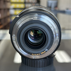 Pre-Owned Canon EF-S 18-200mm f/3.5-5.6 IS Lens