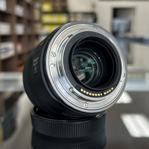 Pre-Owned Canon RF 35mm f/1.8 Macro IS STM Lens