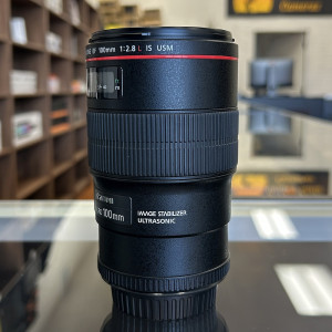 Pre-Owned Canon EF 100mm f/2.8L Macro IS USM Lens