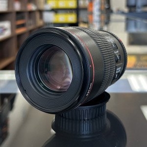 Pre-Owned Canon EF 100mm f/2.8L Macro IS USM Lens