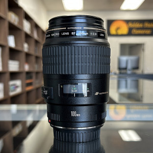 Pre-Owned Canon EF 100mm f/2.8 Macro USM Lens