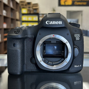 Pre-Owned Canon EOS 5D Mark III DSLR Camera