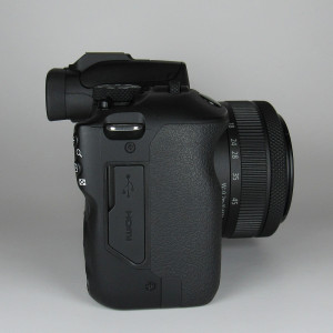 Pre-Owned Canon EOS R100 Mirrorless Camera with 18-45mm Lens