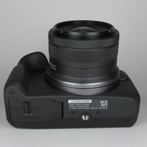 Pre-Owned Canon EOS R100 Mirrorless Camera with 18-45mm Lens