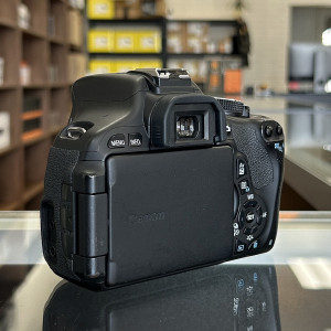 Pre-Owned Canon EOS Rebel T3i (600D) DSLR Camera with EF-S 18-55mm f/3.5-5.6 IS II Lens