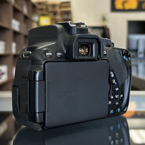 Pre-Owned Canon EOS Rebel T4i (650D) DSLR Camera with EF-S 18-55mm f/3.5-5.6 IS II Lens