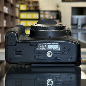 Pre-Owned Canon EOS Rebel T4i (650D) DSLR Camera with EF-S 18-55mm f/3.5-5.6 IS II Lens