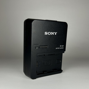 Pre-Owned Sony BC-QZ1 Battery Charger