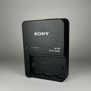Pre-Owned Sony BC-QZ1 Battery Charger