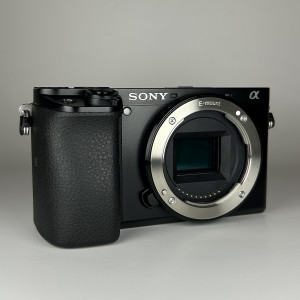 Pre-Owned Sony a6100 Mirrorless Camera with 16-50mm f/3.5-5.6 Lens