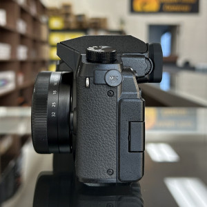 Pre-Owned Panasonic LUMIX G7 Mirrorless Camera with 12-32mm Lens