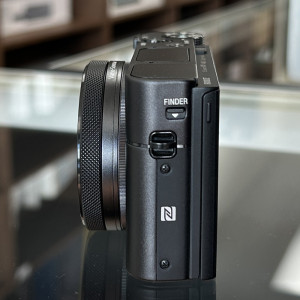Used Sony DSC-RX100 V Digital Camera