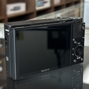 Used Sony DSC-RX100 V Digital Camera