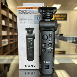 Pre-Owned Sony GP-VPT3 Wireless Shooting Grip with Detachable Remote (Black)