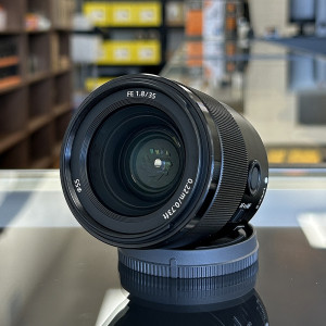 Pre-Owned Sony FE 35mm f/1.8 Lens 1894807