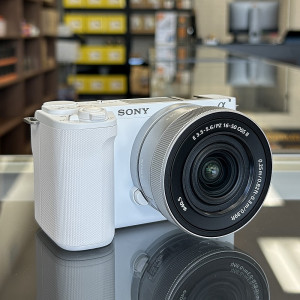 Open Box Sony ZV-E10 II Mirrorless Camera with 16-50mm Lens White