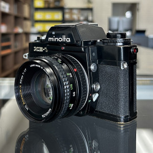 Pre-Owned Minolta XE-7 35mm SLR Film Camera with MD Rokkor X 50mm f/1.7 Lens